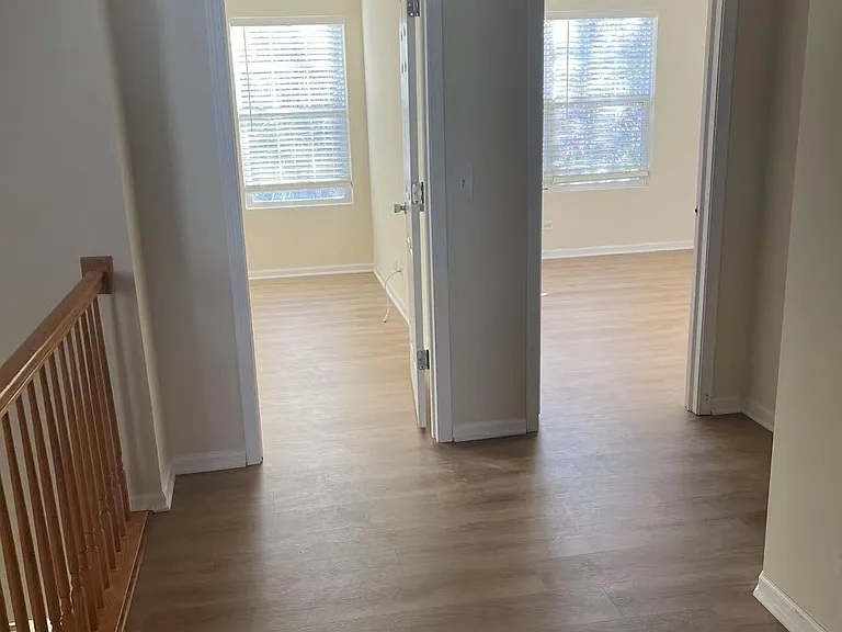 2441 Stoughton Cir — Photo 19