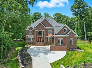 3324 Greenhurst Dr, Matthews, NC 28104