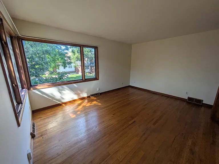 6234 N Canterbury Rd #UPSTAIRS — Photo 26