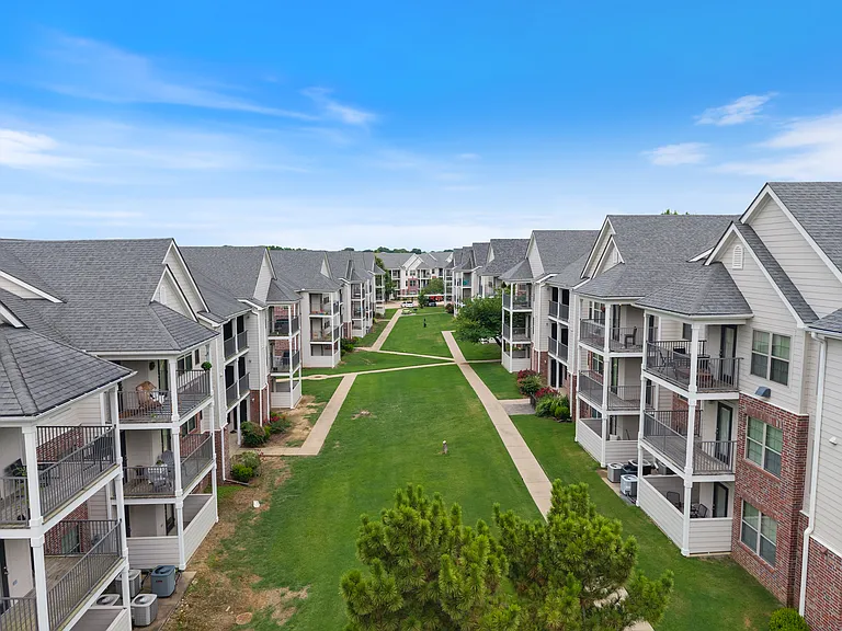 Centerstone Apartments — Photo 7