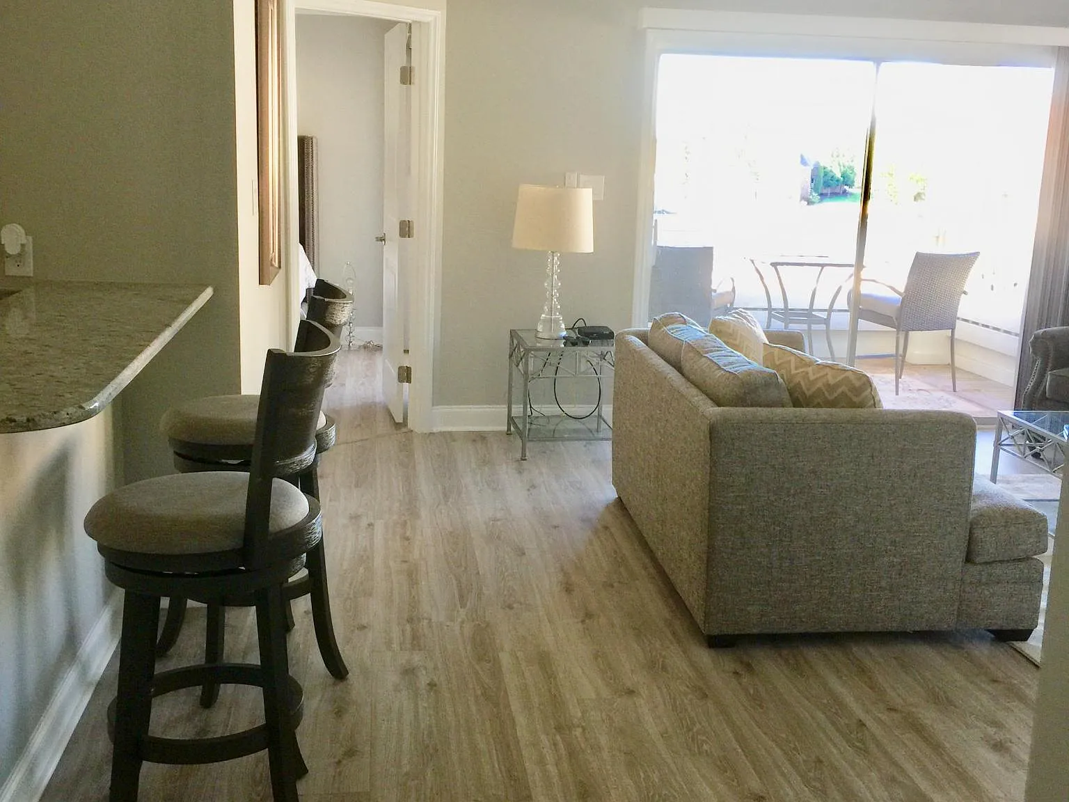 2 bed, 900 sqft, $2,600 — Photo 4