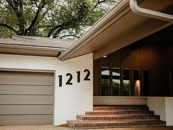 5th image of 1212 Oakdale Dr