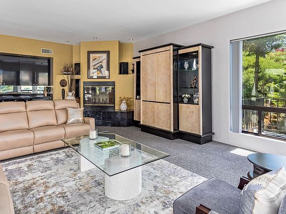 4th image of 350 Calle Elegante