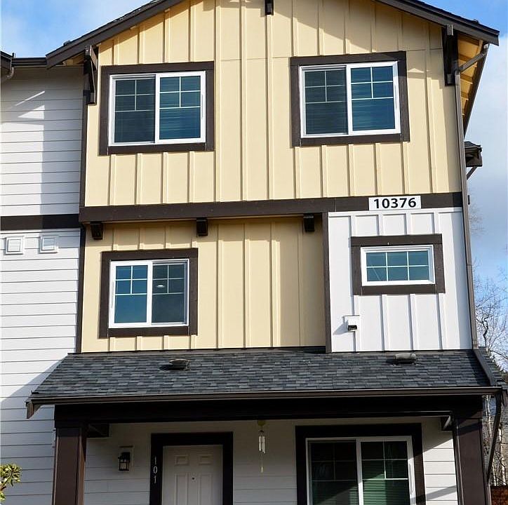 1st image of 10376 156th Pl NE APT 101