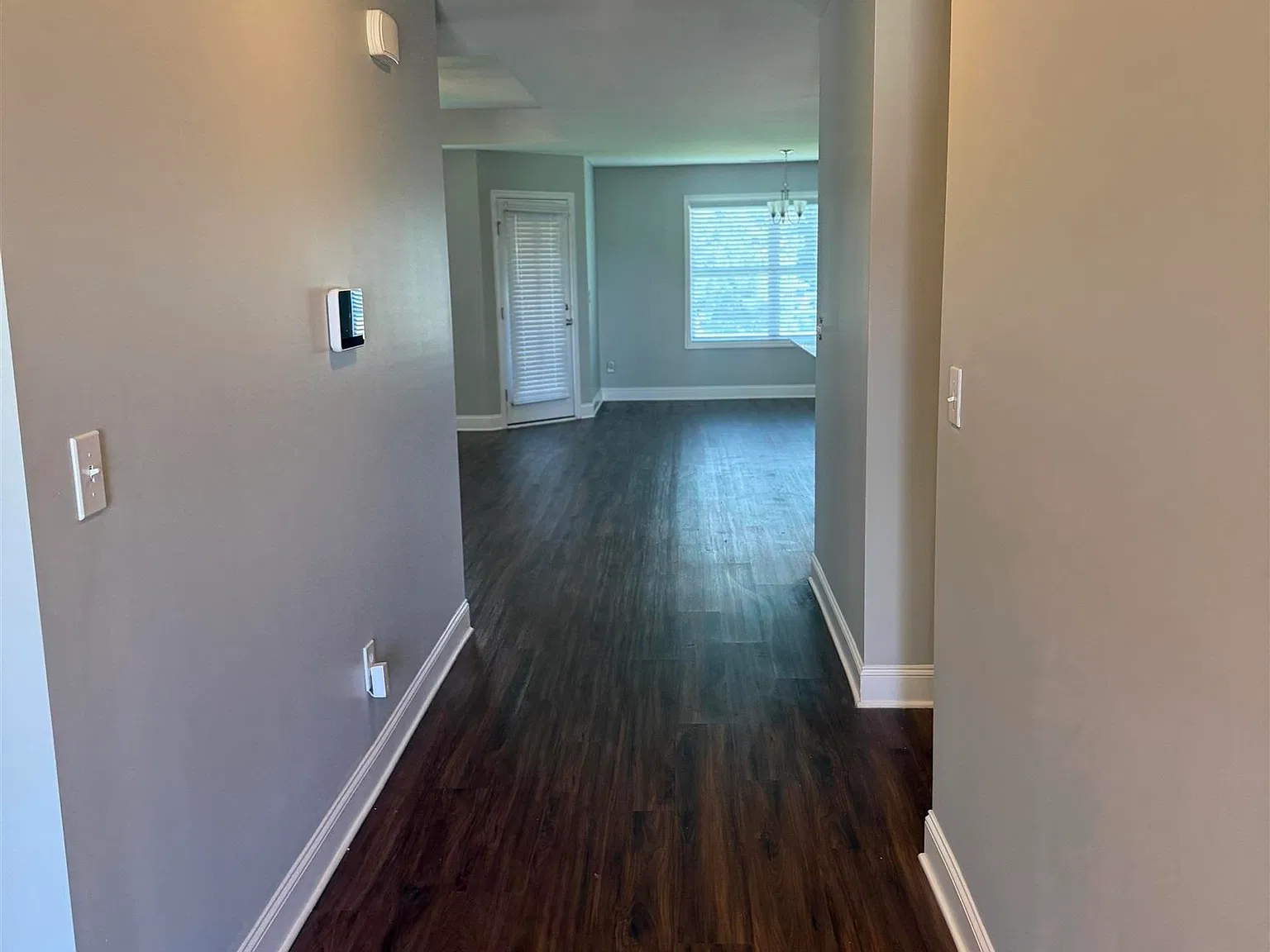3 bed, 2.0 bath, 1553 sqft, $1,875 — Photo 3