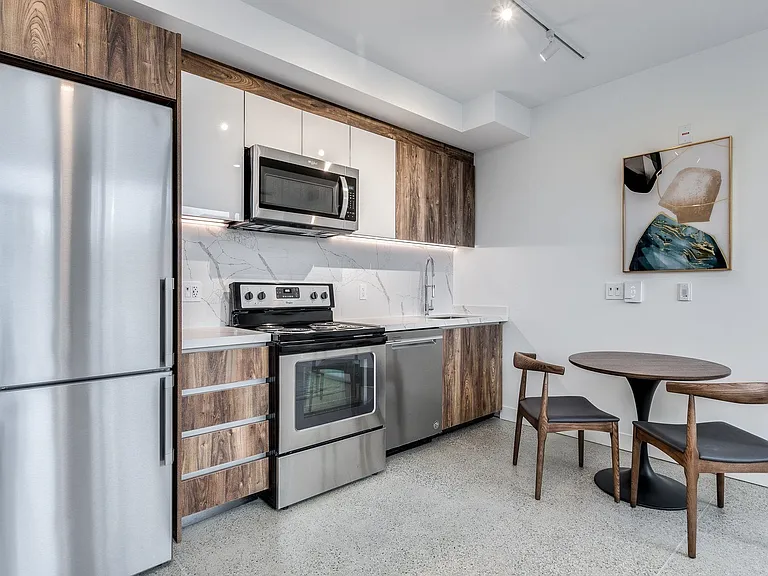 1170 Barclay St #104 — Photo 6
