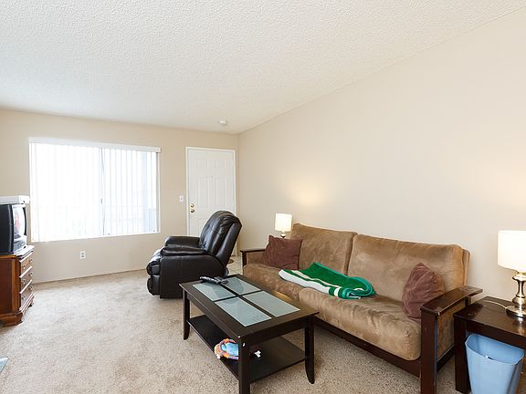 4th image of 569 East St