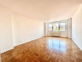 Rented by Addison Property Group