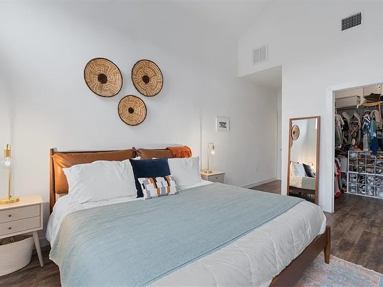 801 N Bluff Dr #18 — Photo 17