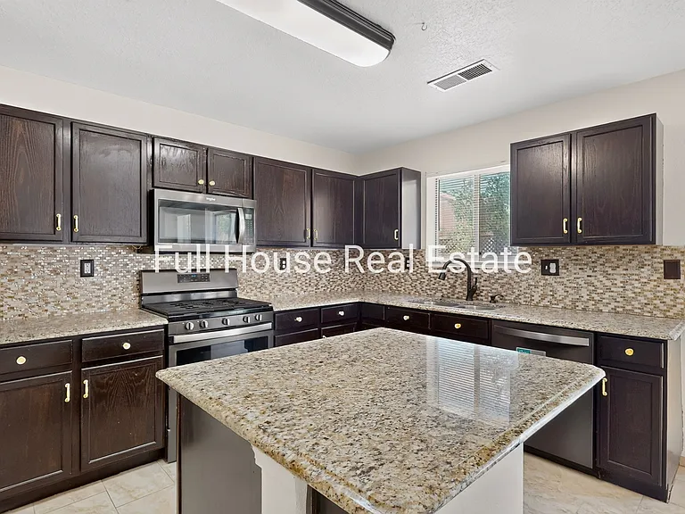 7320 Quartzite Ave NW — Photo 10