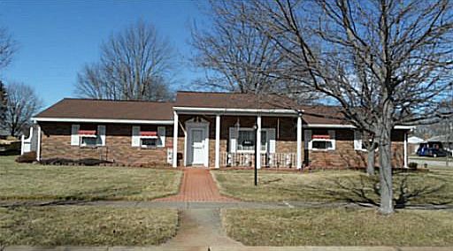 1st image of 901 Catalpa Cir