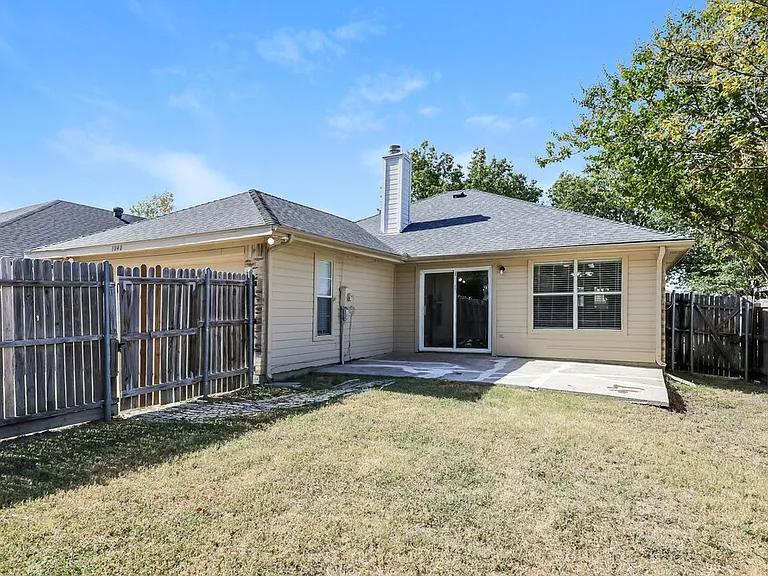 1040 Glencrest Dr — Photo 16