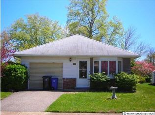 13 Palisades Dr, Toms River, NJ