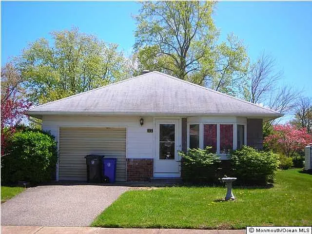 13 Palisades Dr photo 1