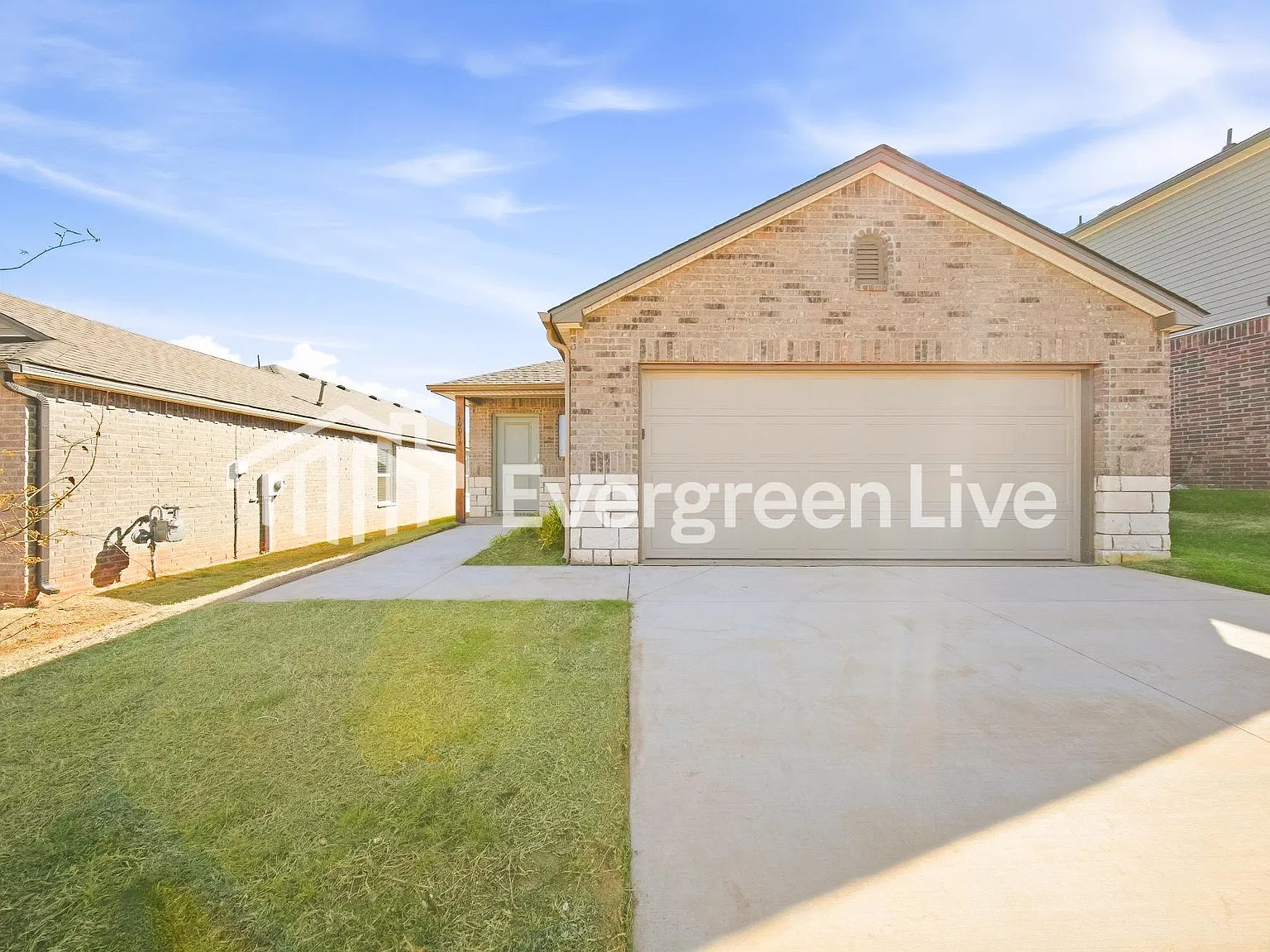 3 bed, 2.0 bath, 1373 sqft, $1,375 — Photo 1
