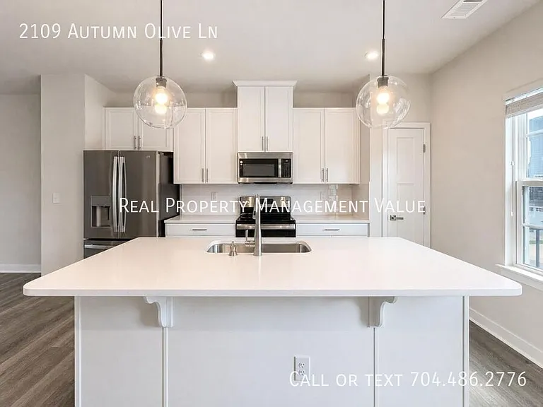 2109 Autumn Olive Ln — Photo 4