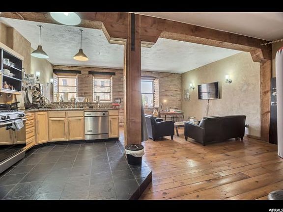 4th image of 327 W 200 S APT 206