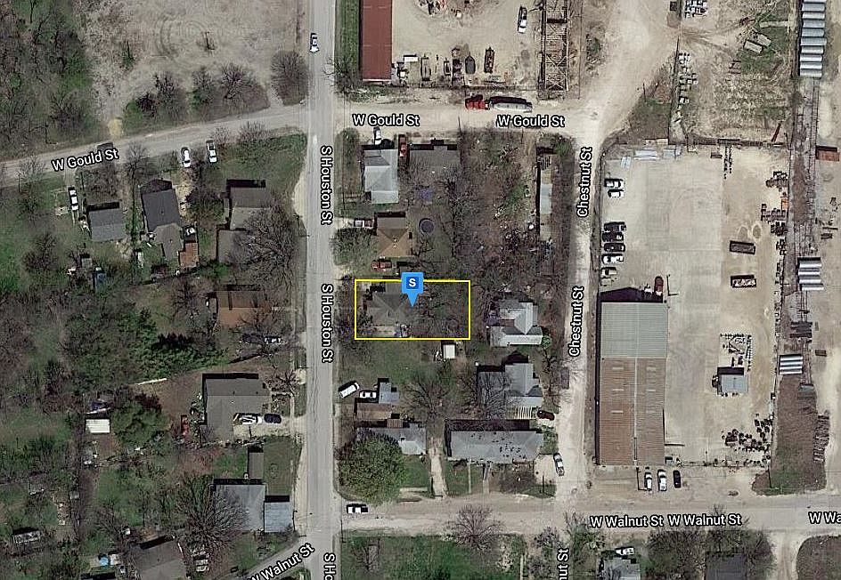 1st image of 205 S Houston St