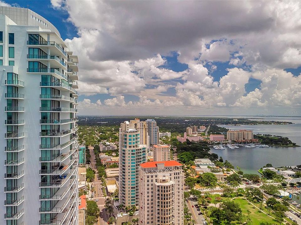 1st image of 100 1ST AVENUE N #3906