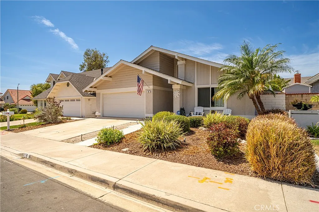 3 bed, 1738 sqft, $6,000 — Photo 2