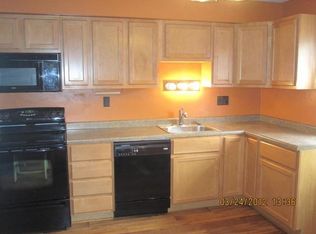 1726 S 89th St, West Allis, WI 53214