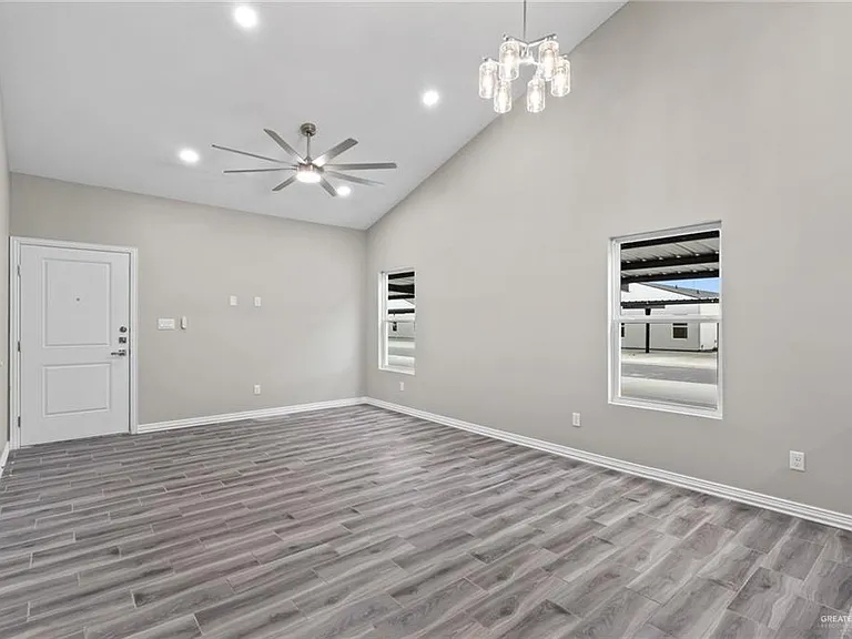 2605 Woodpecker St #4 — Photo 7