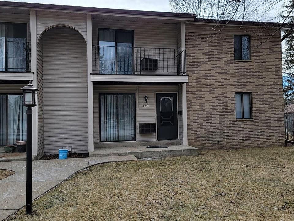 1471 South Carriage Ln, New Berlin, WI 53151 Zillow