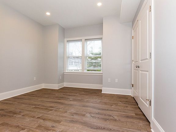 5th image of 113 Kenrick St #1E