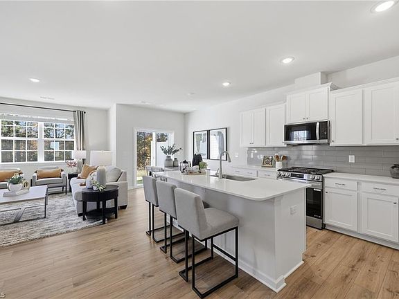 3rd image of 1802 Pheasant Trace Cir