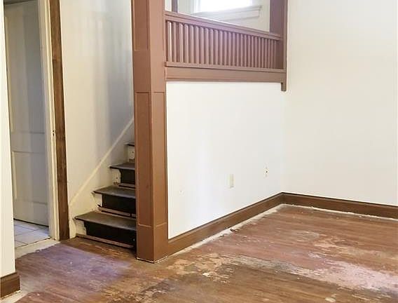 3rd image of 827 Saint Nicholas Ave