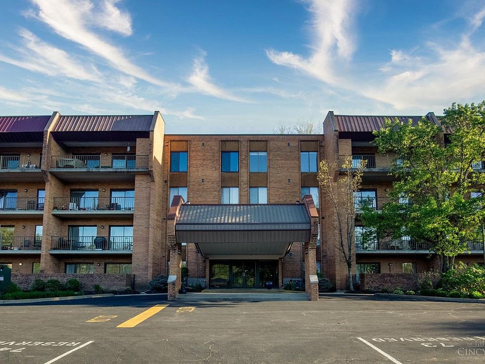 1st image of 3543 Amberacres Dr Unit 302W