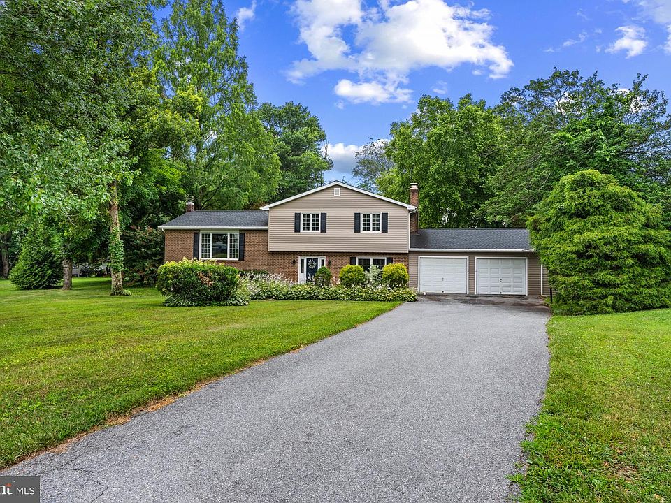 1st image of 2700 Hunting Ridge Ct