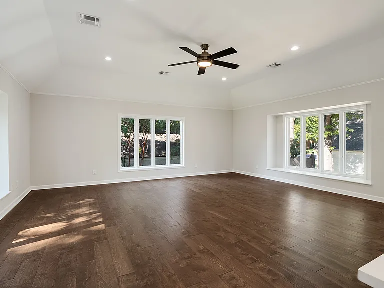 519 Thorn Ridge Cv — Photo 34