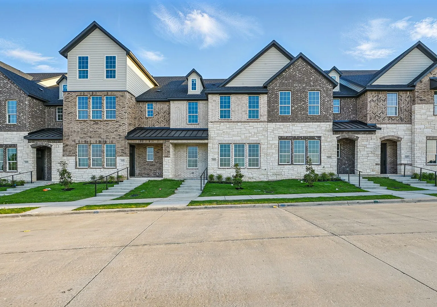 Brand New Townhome in Irving! — Photo 1