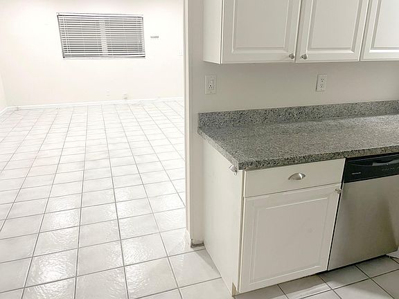 4th image of 1637 NE 55th St #B
