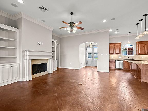 4th image of 16439 Dale Ct
