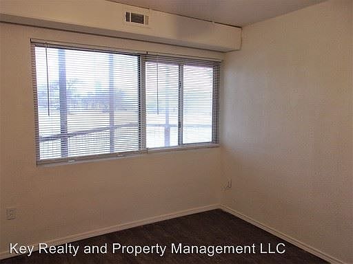 4th image of 229 E Madison Ave APT 11
