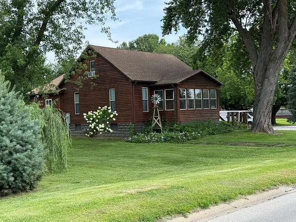 1000 W 6th St, Beardstown, IL 62618