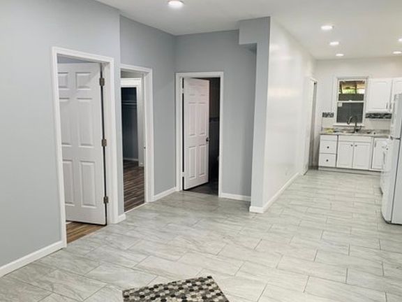 4th image of 26 Maple Ave Unit 1