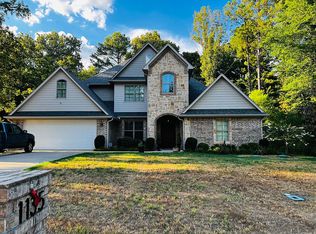 1135 San Salvador Dr, Longview, TX 75602