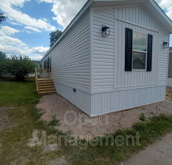 330 Kevin Dr — Photo 1