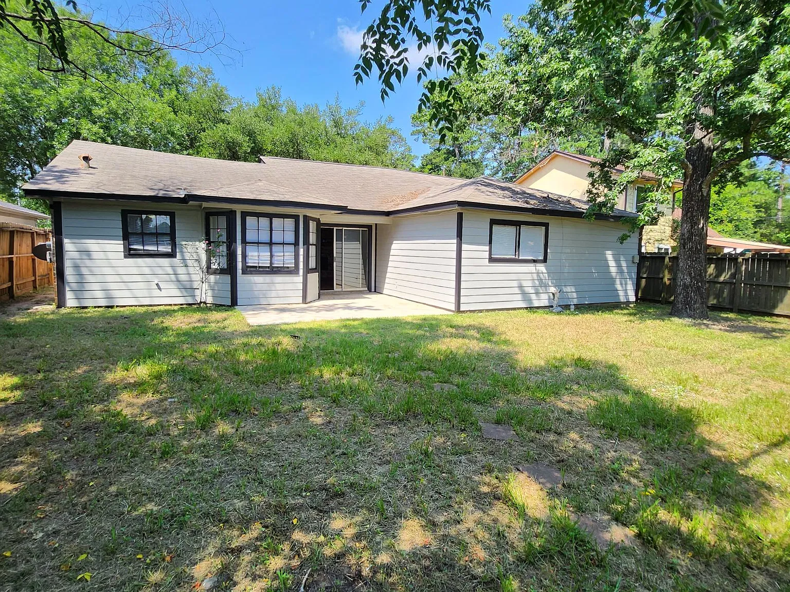 3 bed, 1607 sqft, $2,000 — Photo 2