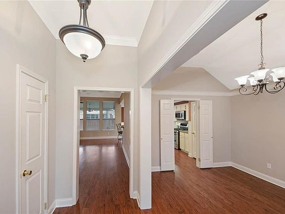 3rd image of 305 Chaparral Dr