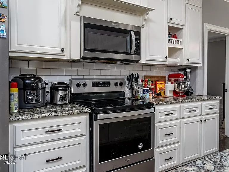 6609 Summerwood Trl — Photo 9