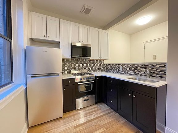 2nd image of 135 Ocean Ave #4FF
