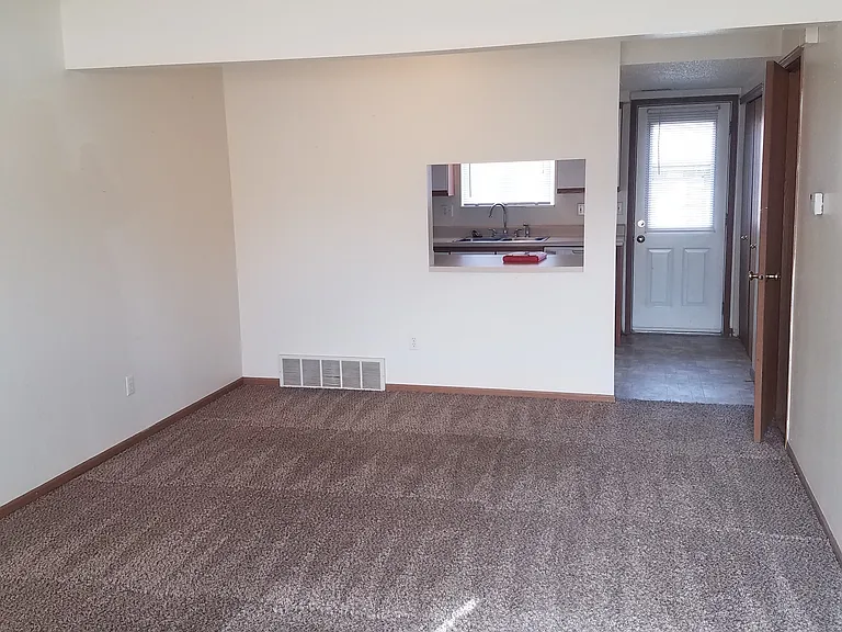 367 N Main St — Photo 4