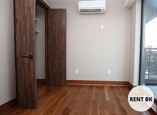 4th image of 865 Willoughby Ave #2BB