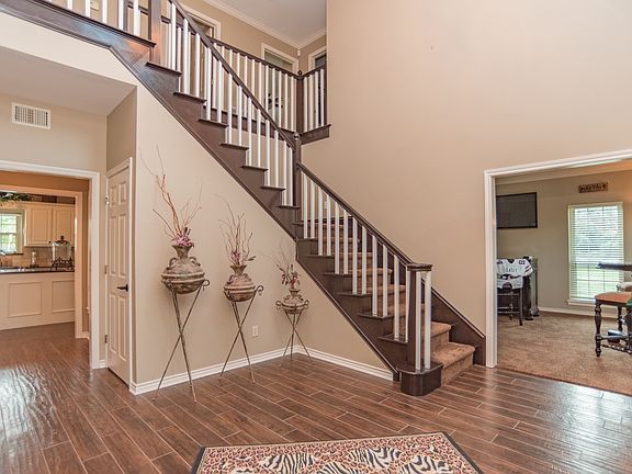 Focal point of entrance