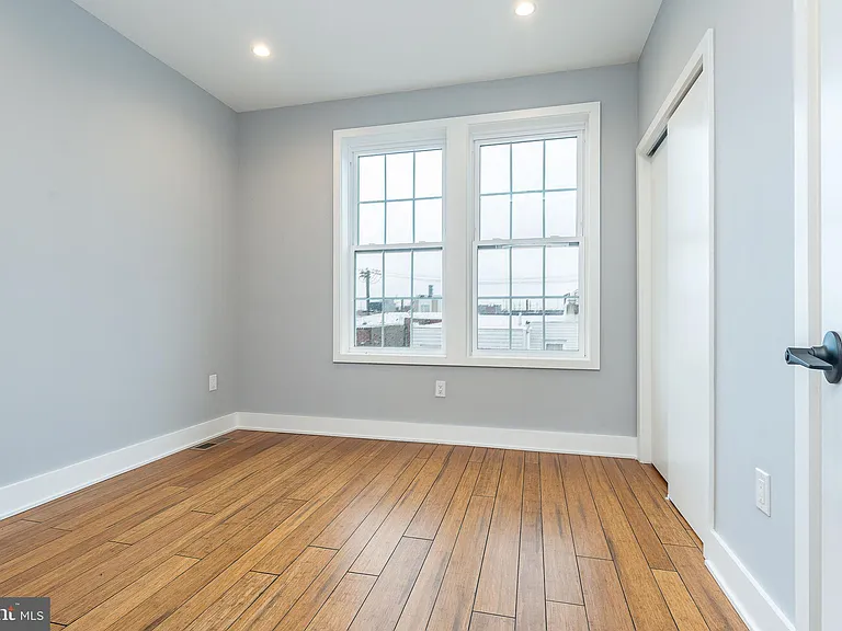 2821 Livingston St #2 — Photo 12