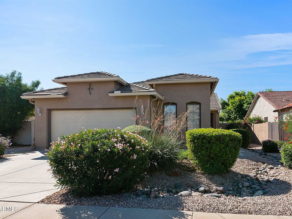 1st image of 3461 E Turnberry Dr